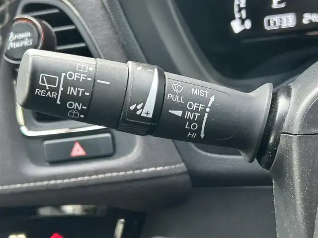 ホンダ ヴェゼル 静岡県 2016(平28)年 9.7万km クリスタルブラックパール ワンオーナー/純性ＳＤナビ(VXM-174VFi)/【CD/DVD/BT/地デジ】/純性LEDヘッドライト/純正18インチアルミホイール/クルーズコントロール/ハーフレザーシート/ETC/USB端子/スマートキー/ECONモード