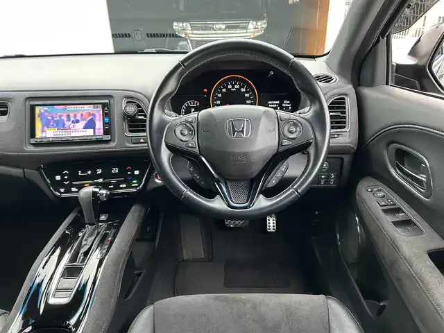 ホンダ ヴェゼル 静岡県 2016(平28)年 9.7万km クリスタルブラックパール ワンオーナー/純性ＳＤナビ(VXM-174VFi)/【CD/DVD/BT/地デジ】/純性LEDヘッドライト/純正18インチアルミホイール/クルーズコントロール/ハーフレザーシート/ETC/USB端子/スマートキー/ECONモード