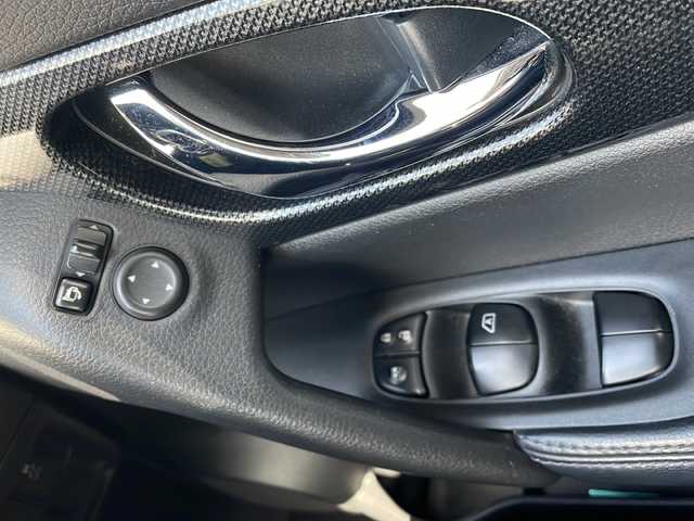 日産 エクストレイル 20X 秋田県 2014(平26)年 9.5万km ダイヤモンドブラック 登録時走行距離94687ｋｍ/４WD/純正ナビ（Bluetooth、CD/DVD、フルセグTV）/ETC/純正エアロパーツ（リアスポイラー）/ハーフレザーシート/前席シートヒーター/アイドリングストップ/横滑り防止装置/盗難防止装置/ダウンヒルアシストコントロール/社外17インチAW/LEDライト/フォグランプ/オートライト/純正フロアマット/スマートキー