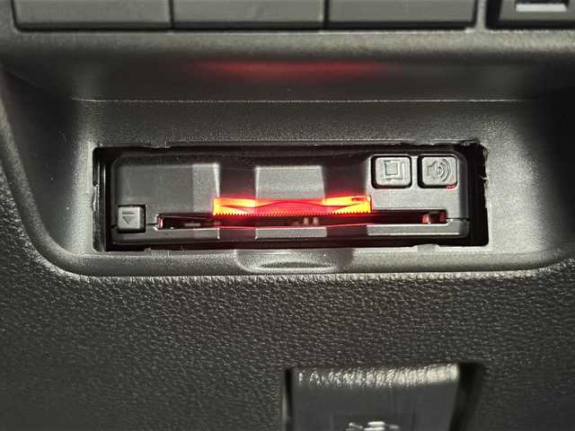 トヨタ アクア G 愛知県 2023(令5)年 1.6万km ブラックマイカ 禁煙車/純正8インチナビ/（AM/FM/Bluetooth/USB)/バックカメラ/AC100V電源/トヨタセーフティセンス/・衝突軽減ブレーキ/・レーンキープアシスト/・オートマチックハイビーム/追従式クルーズコントロール/ETC/ドライブレコーダー/LEDヘッドライト/スマートキー/プッシュスタート/フロアマット/横滑り防止装置