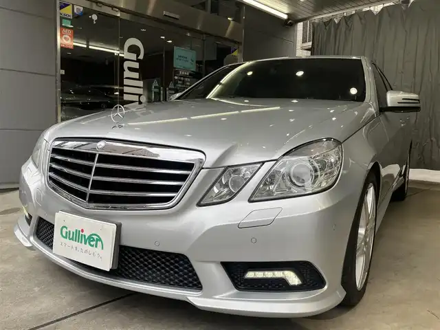 メルセデス・ベンツ Ｅ３５０ アバンギャルドスポーツパッケージ 東京都 2010(平22)年 7.8万km イリジウムシルバー サンルーフ/AMG製革巻きスポーツステアリング/AMG製スポーツシート（運転席・助手席）/AMG製18インチアルミホイール/フルセグテレビ/Bluetooth/スマートキー/前席電動シート/シートヒーター /シートメモリー機能/リアサンシェード/バックカメラ/コーナーセンサー /ウィンカーミラー/トランクスルー/ブラインドスポット/全窓オールオート/ブレーキホールド/ステアリングスイッチリモコン/クルーズコントロール/プッシュスタート/ETC/HID/レーダー探知機/純正フロアマット/メーカー保証書/取扱説明書