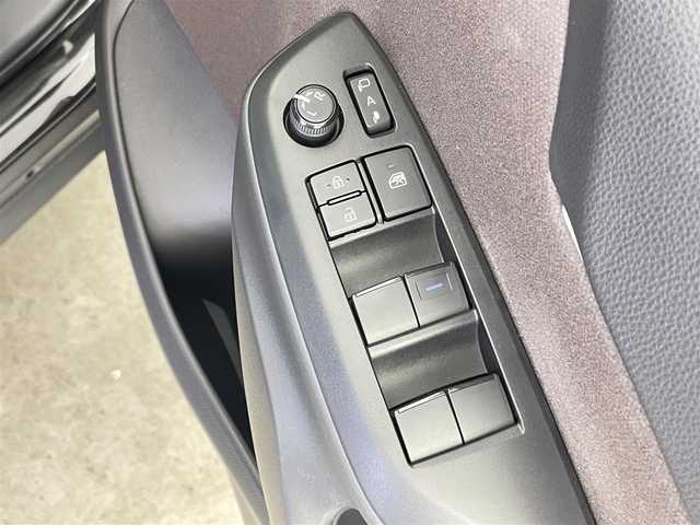 トヨタ ヤリスクロス ハイブリッド Z 千葉県 2022(令4)年 3.1万km ブラスゴールドメタリック/ブラックマイカ 2トーン 禁煙車/純正ナビ/・Bluetooth/Miracast/フルセグTV/・全方位カメラ/衝突被害軽減ブレーキ/・レーダークルーズコントロール/・レーンキープ/・車線逸脱警報/・コーナーセンサー/電子パーキングブレーキ/・オートホールド/パワーバックドア/・パワーシート/シートヒーター/・ステアリングヒーター/ドライブモード/・EVモード/オートLEDハイビーム/・オートLEDライト/ETC/スマートキー/・スペアキー