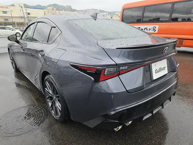 レクサス ＩＳ 500 Fスポーツパフォーマンス 愛知県 2024(令6)年 0.9万km ソニッククロム ワンオーナー/ムーンルーフ/純正10.3型ナビ/　(Bluetooth/DVD/Blu-ray)/フルセグTV/パノラミックビューモニター/ビルトインETC2.0/純正ドライブレコーダー/レーダークルーズコントロール/クリアランスソナー/セーフティシステムプラス/・プリクラッシュセーフティ/・レーントレーシングアシスト/・オートマチックハイビーム/・ロードサインアシスト/・先行車発進告知機能/・ドライバー異常時対応システム/ブラインドスポットモニター/パーキングサポートブレーキ/3連フルLEDヘッドランプ/スエード/革巻きコンビステアリング/パドルシフト/合皮/スエードコンビスポーツシート/前席シートヒーター/ベンチレーション/運転席ポジションメモリー/純正19インチアルミホイール/スマートエントリー/スタートシステム/禁煙車