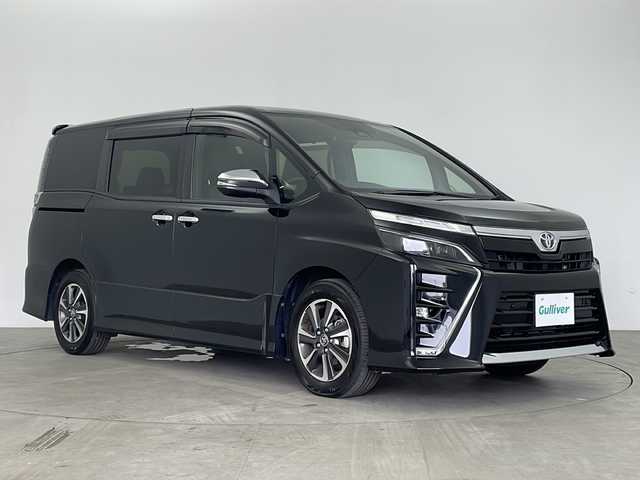 トヨタ ヴォクシー ZS 煌Ⅱ 鹿児島県 2020(令2)年 3.5万km ブラック 純正メーカーOPナビ/（CD/DVD/BT/フルセグTV）/純正12.1インチフリップダウンモニター/両側パワースライドドア/プリクラッシュセーフティ/レーンキープアシスト/クルーズコントロール/オートライト/オートマチックハイビーム/アイドリングストップ/後席サンシェード/スマートキー/プッシュスタート/バックカメラ
