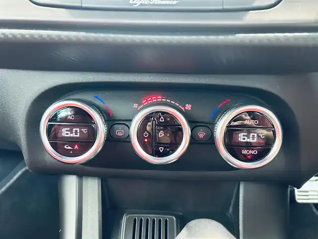 アルファロメオ ジュリエッタ ヴェローチェ 1750 TBI 大阪府 2020(令2)年 1.9万km 黒 赤革/パワーシート/Dシートメモリ/シートヒーター/カロッツェリアナビ/TV/バックカメラ/純正18インチAW/HIDヘッドライト/クリアランスソナー/クルコン/パドルシフト/ETC/ドラレコ/レッドブレーキキャリパー