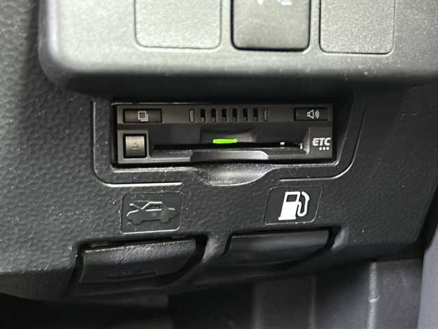 トヨタ タンク カスタムG－T 静岡県 2019(令1)年 3.5万km パールホワイトⅢ 純正ナビ/・FM/AM/・CD/・SD/・Bluetooth/・TV/主要装備/・ＥＴＣ/・バックカメラ/・クルーズコントロール/・両側パワースライドドア/・オートライト/・オートハイビーム/・フォグランプ/・クリアランスソナー/・横滑り防止装置/・アイドリングストップ/・衝突被害軽減システム/・車線逸脱警報/・先行車発進お知らせ
