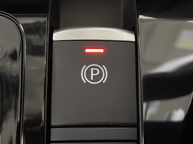 三菱 デリカミニ T プレミアム 神奈川県 2025(令7)年 0.1千km 緑Ⅱ 届出済未使用車/ターボ/サイドデカール/ルーフレール/2トーンカラー/純正9型ディスプレイオーディオ【DA22JM】/Androidauto　Applecarplay　AUX　USB　Bluetooth　IPOD/マルチアラウンドビューモニター/両側電動スライドドア【サンシェード】/デジタルルームミラー/e-アシスト/マイパイロット/衝突被害軽減ブレーキ/踏み間違い防止アシスト/車線逸脱警報システム/車線逸脱防止支援機能/前方衝突予測警報/標識認識機能/先行車発進通知/オートマチックハイビーム/ふらつき警報/レーダークルーズコントロール/車線維持支援機構/前後ソナー/アイドリングストップ/ハーフレザーシート/前席シートヒーター/革巻きステアリング/パドルシフト/ステアリングヒーター/ダウンヒルアシストコントロール/プラズマクラスター付リアサーキュレーター/電動パーキングブレーキ/AVH/プッシュスタート/スマートキー/LEDヘッド/フォグランプ/オートライト/純正リアスポイラー/純正15インチアルミホイール/取説　保証書　スペアキー