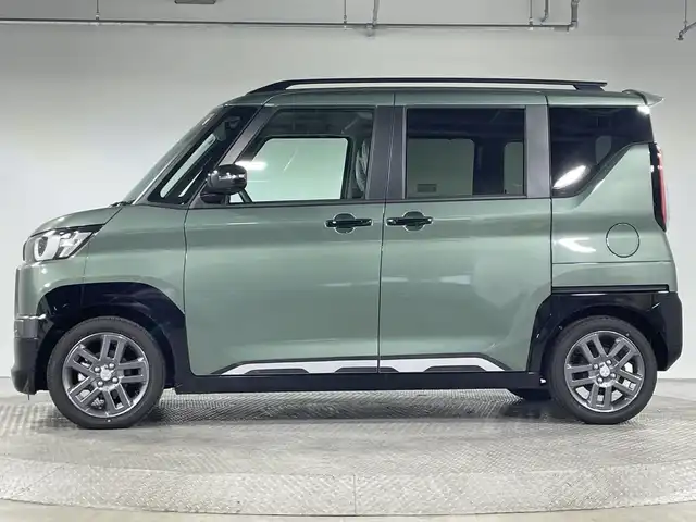 三菱 デリカミニ T プレミアム 神奈川県 2025(令7)年 0.1千km 緑Ⅱ 届出済未使用車/ターボ/サイドデカール/ルーフレール/2トーンカラー/純正9型ディスプレイオーディオ【DA22JM】/Androidauto　Applecarplay　AUX　USB　Bluetooth　IPOD/マルチアラウンドビューモニター/両側電動スライドドア【サンシェード】/デジタルルームミラー/e-アシスト/マイパイロット/衝突被害軽減ブレーキ/踏み間違い防止アシスト/車線逸脱警報システム/車線逸脱防止支援機能/前方衝突予測警報/標識認識機能/先行車発進通知/オートマチックハイビーム/ふらつき警報/レーダークルーズコントロール/車線維持支援機構/前後ソナー/アイドリングストップ/ハーフレザーシート/前席シートヒーター/革巻きステアリング/パドルシフト/ステアリングヒーター/ダウンヒルアシストコントロール/プラズマクラスター付リアサーキュレーター/電動パーキングブレーキ/AVH/プッシュスタート/スマートキー/LEDヘッド/フォグランプ/オートライト/純正リアスポイラー/純正15インチアルミホイール/取説　保証書　スペアキー