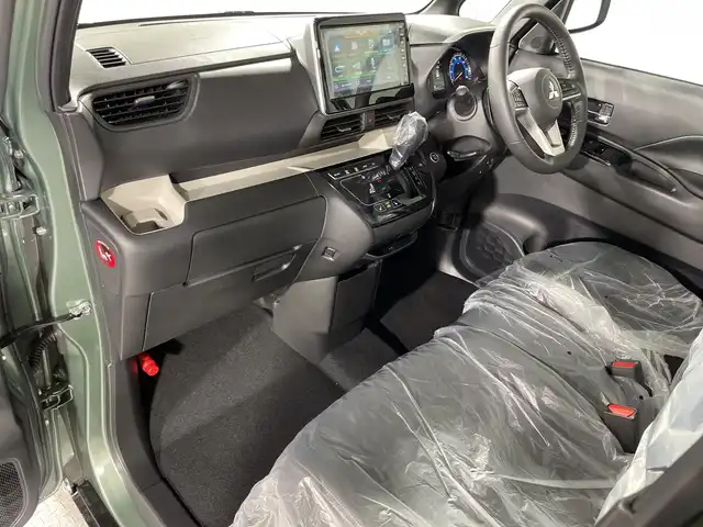 三菱 デリカミニ T プレミアム 神奈川県 2025(令7)年 0.1千km 緑Ⅱ 届出済未使用車/ターボ/サイドデカール/ルーフレール/2トーンカラー/純正9型ディスプレイオーディオ【DA22JM】/Androidauto　Applecarplay　AUX　USB　Bluetooth　IPOD/マルチアラウンドビューモニター/両側電動スライドドア【サンシェード】/デジタルルームミラー/e-アシスト/マイパイロット/衝突被害軽減ブレーキ/踏み間違い防止アシスト/車線逸脱警報システム/車線逸脱防止支援機能/前方衝突予測警報/標識認識機能/先行車発進通知/オートマチックハイビーム/ふらつき警報/レーダークルーズコントロール/車線維持支援機構/前後ソナー/アイドリングストップ/ハーフレザーシート/前席シートヒーター/革巻きステアリング/パドルシフト/ステアリングヒーター/ダウンヒルアシストコントロール/プラズマクラスター付リアサーキュレーター/電動パーキングブレーキ/AVH/プッシュスタート/スマートキー/LEDヘッド/フォグランプ/オートライト/純正リアスポイラー/純正15インチアルミホイール/取説　保証書　スペアキー