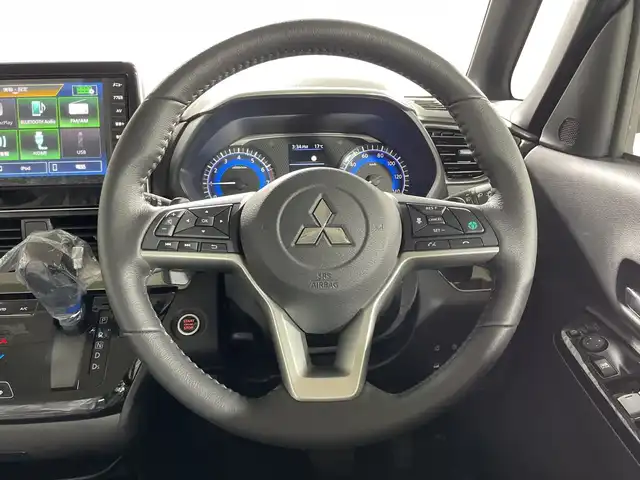 三菱 デリカミニ T プレミアム 神奈川県 2025(令7)年 0.1千km 緑Ⅱ 届出済未使用車/ターボ/サイドデカール/ルーフレール/2トーンカラー/純正9型ディスプレイオーディオ【DA22JM】/Androidauto　Applecarplay　AUX　USB　Bluetooth　IPOD/マルチアラウンドビューモニター/両側電動スライドドア【サンシェード】/デジタルルームミラー/e-アシスト/マイパイロット/衝突被害軽減ブレーキ/踏み間違い防止アシスト/車線逸脱警報システム/車線逸脱防止支援機能/前方衝突予測警報/標識認識機能/先行車発進通知/オートマチックハイビーム/ふらつき警報/レーダークルーズコントロール/車線維持支援機構/前後ソナー/アイドリングストップ/ハーフレザーシート/前席シートヒーター/革巻きステアリング/パドルシフト/ステアリングヒーター/ダウンヒルアシストコントロール/プラズマクラスター付リアサーキュレーター/電動パーキングブレーキ/AVH/プッシュスタート/スマートキー/LEDヘッド/フォグランプ/オートライト/純正リアスポイラー/純正15インチアルミホイール/取説　保証書　スペアキー