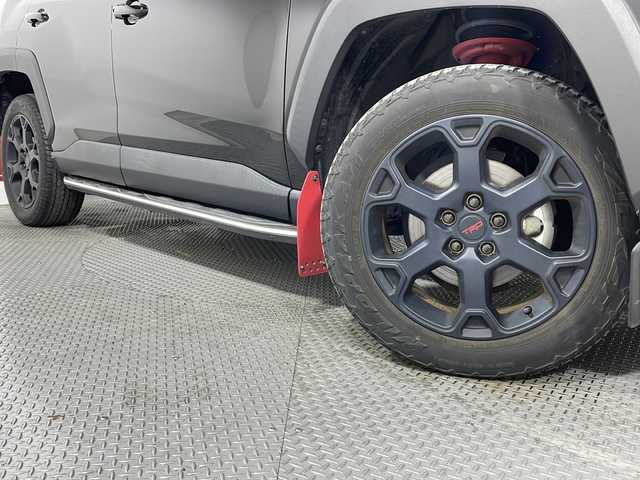 トヨタ ＲＡＶ４ アドベンチャー オフロードPKG 広島県 2021(令3)年 2.5万km アティチュードブラックマイカ TRDフロントバンパーガーニッシュ/TRDフロントロアガーニッシュ/TRD18インチアルミホイール/TRDマッドフラップ/モデリスタタフブレード/純正9型ディスプレイオーディオ（AppleCarPlay/AndroidAuto）/パノラミックビューモニター/黒革シート/パワーシート/シートヒーター/ベンチレーション/ステアリングヒーター/セーフティセンス/・プリクラッシュセーフティ/・レーントレーシングアシスト/・オートマチックハイビーム/・レーダークルーズコントロール/ブラインドスポットモニター/クリアランスソナー/ダウンヒルアシストコントロール/電動パーキングブレーキ/オートブレーキホールド/LEDヘッドランプ/ETC/USB入力端子