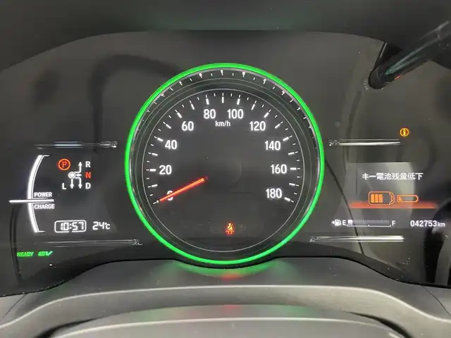 ホンダ ヴェゼル ハイブリッド RS ホンダセンシング 富山県 2017(平29)年 4.3万km ホワイトオーキッドパール 純正ナビ（AM/FM/CD/DVD/USB/BT）/フルセグTV/バックカメラ/衝突被害軽減ブレーキ/アダプティブクルーズコントロール/レーンキープアシスト/オートLEDライト/ビルトインETC/パドルシフト/ハーフレザーシート/前席シートヒーター/スマートキー×２/プッシュスタート/純正フロアマット/取扱説明書/保証書