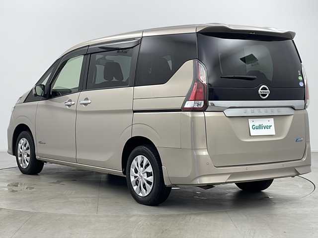 日産 セレナ X Vセレクション 道央・札幌 2018(平30)年 7.6万km カシミヤグレージュ ・4WD/・寒冷地仕様/・純正ナビ&CD&DVD&SD&BT&フルセグ/・両側パワースライドドア/・アラウンドビューモニター/・プロパイロット/・レーダークルーズコントロール/・パーキングアシスト/・デジタルインナーミラー/・純正前方ドライブレコーダー/・ステアリングスイッチ/・純正フロアマット/・LEDヘッドライト/・オートライト/・スマートキー