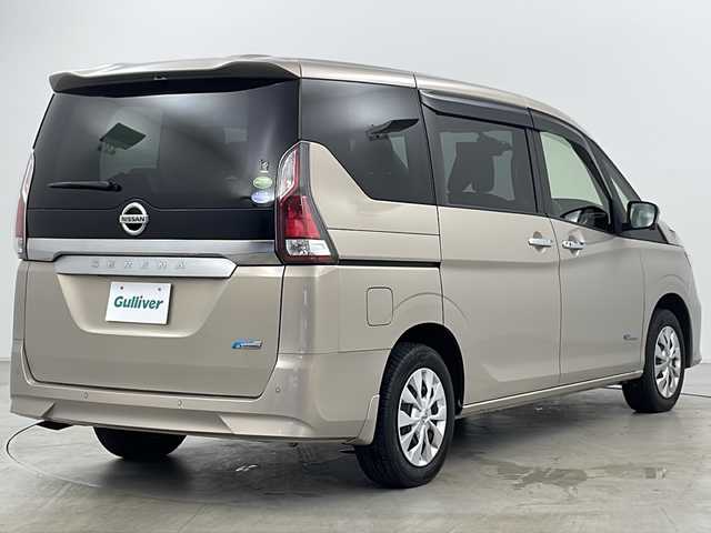 日産 セレナ X Vセレクション 道央・札幌 2018(平30)年 7.6万km カシミヤグレージュ ・4WD/・寒冷地仕様/・純正ナビ&CD&DVD&SD&BT&フルセグ/・両側パワースライドドア/・アラウンドビューモニター/・プロパイロット/・レーダークルーズコントロール/・パーキングアシスト/・デジタルインナーミラー/・純正前方ドライブレコーダー/・ステアリングスイッチ/・純正フロアマット/・LEDヘッドライト/・オートライト/・スマートキー