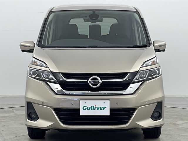 日産 セレナ X Vセレクション 道央・札幌 2018(平30)年 7.6万km カシミヤグレージュ ・4WD/・寒冷地仕様/・純正ナビ&CD&DVD&SD&BT&フルセグ/・両側パワースライドドア/・アラウンドビューモニター/・プロパイロット/・レーダークルーズコントロール/・パーキングアシスト/・デジタルインナーミラー/・純正前方ドライブレコーダー/・ステアリングスイッチ/・純正フロアマット/・LEDヘッドライト/・オートライト/・スマートキー