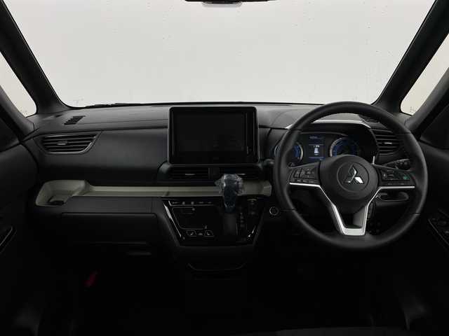 三菱 デリカミニ T プレミアム 新潟県 2025(令7)年 0.1千km 緑Ⅱ 4WD/MI-PILOT/純正9インチディスプレイオーディオ/Bluetooth/アラウンドビューモニター/両側パワースライド/レーダークルーズコントロール/LEDオートライト/ハーフレザーシート/シートヒーター/純正15インチアルミホイール/ルーフレール/デジタルインナーミラー/パドルシフト/電格ミラー/ウィンカーミラー/ステアリングヒーター/スマートキー