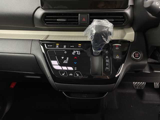 三菱 デリカミニ T プレミアム 新潟県 2025(令7)年 0.1千km 緑Ⅱ 4WD/MI-PILOT/純正9インチディスプレイオーディオ/Bluetooth/アラウンドビューモニター/両側パワースライド/レーダークルーズコントロール/LEDオートライト/ハーフレザーシート/シートヒーター/純正15インチアルミホイール/ルーフレール/デジタルインナーミラー/パドルシフト/電格ミラー/ウィンカーミラー/ステアリングヒーター/スマートキー