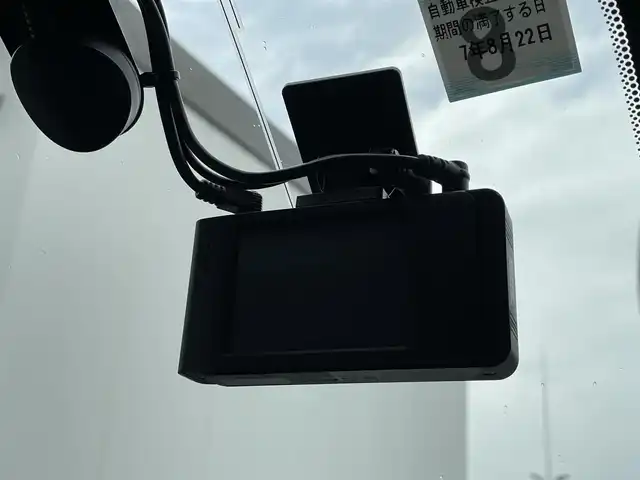 クライスラー・ジープ ジープ レネゲード リミテッド 東京都 2022(令4)年 0.4万km 白 純正ナビ/フルセグTV/Bluetooth接続/バックモニター/レザーシート/シートヒーター/ステアリングヒーター/アダプティブクルーズコントロール/ブラインドスポットモニター/レーンキープアシスト/衝突被害軽減ブレーキ/オートワイパー/アイドリングストップ/パークセンス/スマートキー/プッシュスタート/前後ドライブレコーダー