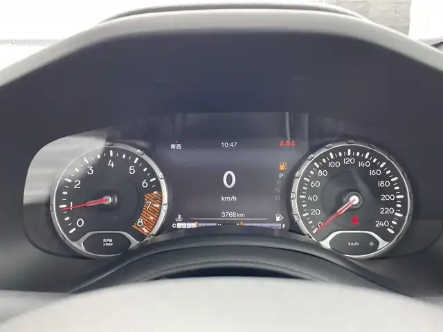 クライスラー・ジープ ジープ レネゲード リミテッド 東京都 2022(令4)年 0.4万km 白 純正ナビ/フルセグTV/Bluetooth接続/バックモニター/レザーシート/シートヒーター/ステアリングヒーター/アダプティブクルーズコントロール/ブラインドスポットモニター/レーンキープアシスト/衝突被害軽減ブレーキ/オートワイパー/アイドリングストップ/パークセンス/スマートキー/プッシュスタート/前後ドライブレコーダー