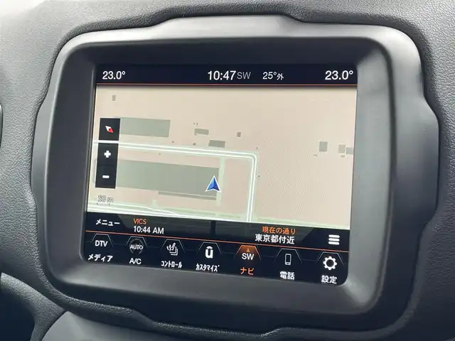 クライスラー・ジープ ジープ レネゲード リミテッド 東京都 2022(令4)年 0.4万km 白 純正ナビ/フルセグTV/Bluetooth接続/バックモニター/レザーシート/シートヒーター/ステアリングヒーター/アダプティブクルーズコントロール/ブラインドスポットモニター/レーンキープアシスト/衝突被害軽減ブレーキ/オートワイパー/アイドリングストップ/パークセンス/スマートキー/プッシュスタート/前後ドライブレコーダー