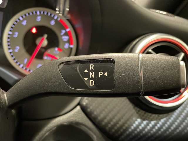 メルセデス・ベンツ Ａ１８０ スポーツ 新潟県 2015(平27)年 8.6万km カルサイトホワイト レーダーセーフティパッケージ/-ブラインドスポットアシスト/-ディストロニックプラス/-CPAプラス/-PRE SAFE/純正HDDナビ/フルセグTV/BLITZ車高調/リアウィング/ETC