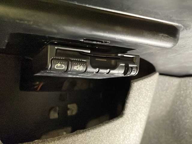 メルセデス・ベンツ Ａ１８０ スポーツ 新潟県 2015(平27)年 8.6万km カルサイトホワイト レーダーセーフティパッケージ/-ブラインドスポットアシスト/-ディストロニックプラス/-CPAプラス/-PRE SAFE/純正HDDナビ/フルセグTV/BLITZ車高調/リアウィング/ETC