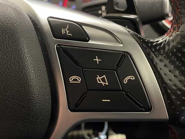 メルセデス・ベンツ Ａ１８０ スポーツ 新潟県 2015(平27)年 8.6万km カルサイトホワイト レーダーセーフティパッケージ/-ブラインドスポットアシスト/-ディストロニックプラス/-CPAプラス/-PRE SAFE/純正HDDナビ/フルセグTV/BLITZ車高調/リアウィング/ETC