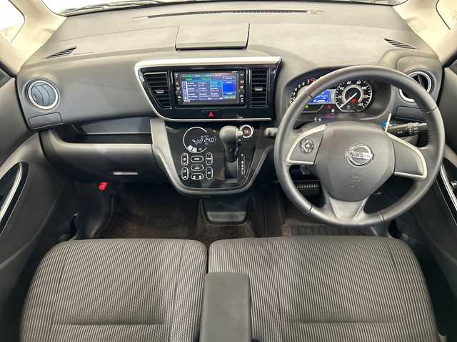 日産 デイズ ルークス ハイウェイスター Xターボ 栃木県 2018(平30)年 4.8万km ホワイトパール 純正ナビ/（CD/DVD/フルセグ/Bluetooth）　/禁煙者　/全方位カメラ　/ETC　/コーナーセンサー　/ETC　/片側パワースライドドア　/LEDヘッドライト　/オートライト　/横滑り防止装置　/スマートキー　/プッシュスタート　/純正アルミホイール