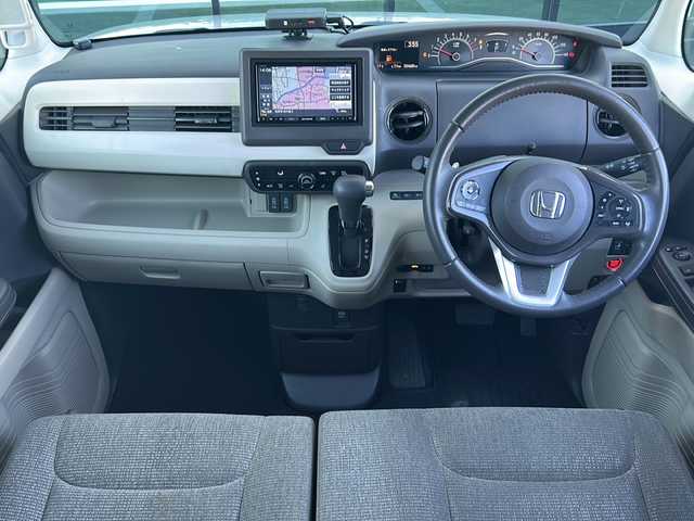 ホンダ Ｎ ＢＯＸ G L ターボ ホンダセンシング 長野県 2020(令2)年 3.5万km ルナシルバーM 禁煙車/4WD/ターボ/社外ナビ【AVIC-RZ003】/(Bluetooth/SD)/ホンダセンシング/・衝突軽減ブレーキ/・誤発進抑制機能/・歩行者事故低減ステアリング/・路外逸脱抑制機能/・アダプティブクルーズコントロール/・車線維持支援システム/・先行車発進お知らせ機能/・標識認識機能/・後方誤発進抑制機能/・オートハイビーム/バックカメラ/ビルトインETC/両側パワースライドドア/ドライブレコーダー/シートヒーター/革巻きステアリング/パドルシフト/ステアリングスイッチ/リアサンシェード/ベンチシート/LEDヘッドライト/オートライト/スマートキー/Pスタート/電動格納ミラー