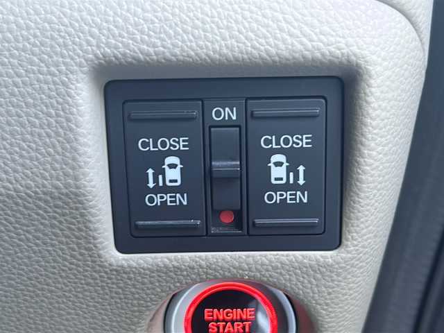 ホンダ Ｎ ＢＯＸ G L ターボ ホンダセンシング 長野県 2020(令2)年 3.5万km ルナシルバーM 禁煙車/4WD/ターボ/社外ナビ【AVIC-RZ003】/(Bluetooth/SD)/ホンダセンシング/・衝突軽減ブレーキ/・誤発進抑制機能/・歩行者事故低減ステアリング/・路外逸脱抑制機能/・アダプティブクルーズコントロール/・車線維持支援システム/・先行車発進お知らせ機能/・標識認識機能/・後方誤発進抑制機能/・オートハイビーム/バックカメラ/ビルトインETC/両側パワースライドドア/ドライブレコーダー/シートヒーター/革巻きステアリング/パドルシフト/ステアリングスイッチ/リアサンシェード/ベンチシート/LEDヘッドライト/オートライト/スマートキー/Pスタート/電動格納ミラー