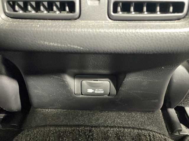 トヨタ カムリ WSレザーパッケージ 沖縄県 2019(平31)年 4.7万km プラチナホワイトパールマイカ 禁煙車　/純正８インチナビ[B9108]　/（フルセグTV CD DVD Bluetooth）/ムーンルーフ　/バックカメラ　/前方ドライブレコーダー　/電動パーキングブレーキ　/Toyota Safety Sense/・PCS（プリクラッシュセーフティ）/・LDA（レーンディパーチャーアラート）/・AHB（オートマチックハイビーム）/ＨＵＤ（ヘッドアップディスプレイ）　/ＢＳＭ（ブラインドスポットモニター）　/ＡＣ１００Ｖ　/ビルトインＥＴＣ　/レザーシート/パワーシート/シートヒーター