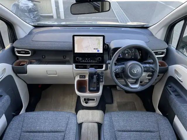 トヨタ シエンタ Z 東京都 2023(令5)年 1.8万km アーバンカーキ 純正10.5型ナビ/バックカメラ/両側電動スライドドア/ETC/フルセグTV/Bluetooth/CD/DVD/innoルーフキャリア/ドライブレコーダー/スマートキー/純正バイザー/社外マット/ブラインドスポットモニター/衝突軽減装置/車線逸脱警報装置/横滑り防止装置