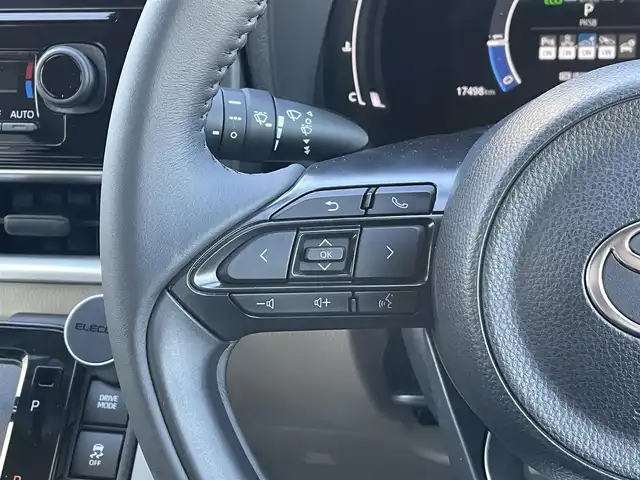 トヨタ シエンタ Z 東京都 2023(令5)年 1.8万km アーバンカーキ 純正10.5型ナビ/バックカメラ/両側電動スライドドア/ETC/フルセグTV/Bluetooth/CD/DVD/innoルーフキャリア/ドライブレコーダー/スマートキー/純正バイザー/社外マット/ブラインドスポットモニター/衝突軽減装置/車線逸脱警報装置/横滑り防止装置