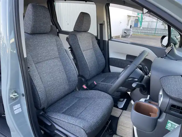 トヨタ シエンタ Z 東京都 2023(令5)年 1.8万km アーバンカーキ 純正10.5型ナビ/バックカメラ/両側電動スライドドア/ETC/フルセグTV/Bluetooth/CD/DVD/innoルーフキャリア/ドライブレコーダー/スマートキー/純正バイザー/社外マット/ブラインドスポットモニター/衝突軽減装置/車線逸脱警報装置/横滑り防止装置