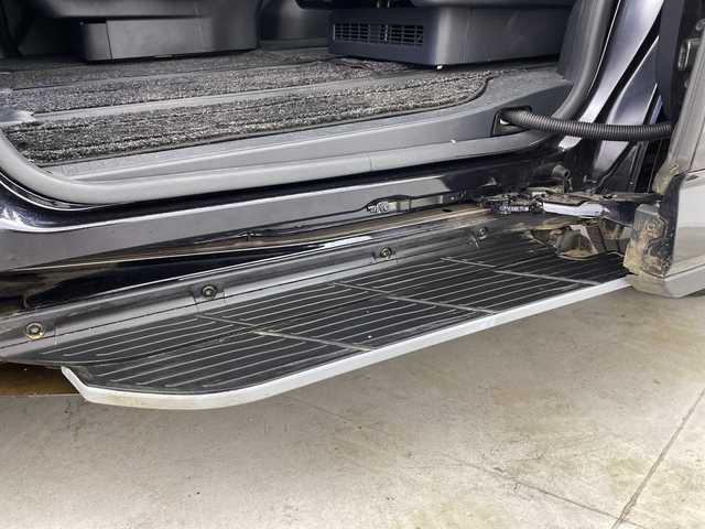 トヨタ ノア G 群馬県 2024(令6)年 1.6万km スパークリングブラックパールクリスタルシャイン 純正１０．５型ナビ　バックカメラ　ＣＤ／ＤＶＤデッキ　ユニバーサルステップ　快適利便パッケージＭｉｄ　ビルトインＥＴＣ２．０　ワンタッチスイッチ付両側電動スライドドア　トヨタセーフティセンス　禁煙