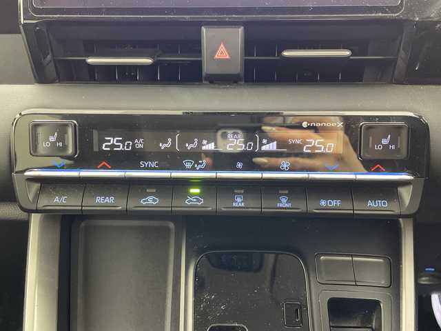 トヨタ ノア G 群馬県 2024(令6)年 1.6万km スパークリングブラックパールクリスタルシャイン 純正１０．５型ナビ　バックカメラ　ＣＤ／ＤＶＤデッキ　ユニバーサルステップ　快適利便パッケージＭｉｄ　ビルトインＥＴＣ２．０　ワンタッチスイッチ付両側電動スライドドア　トヨタセーフティセンス　禁煙