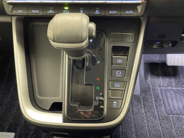 トヨタ ノア G 群馬県 2024(令6)年 1.6万km スパークリングブラックパールクリスタルシャイン 純正１０．５型ナビ　バックカメラ　ＣＤ／ＤＶＤデッキ　ユニバーサルステップ　快適利便パッケージＭｉｄ　ビルトインＥＴＣ２．０　ワンタッチスイッチ付両側電動スライドドア　トヨタセーフティセンス　禁煙