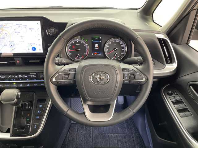 トヨタ ノア G 群馬県 2024(令6)年 1.6万km スパークリングブラックパールクリスタルシャイン 純正１０．５型ナビ　バックカメラ　ＣＤ／ＤＶＤデッキ　ユニバーサルステップ　快適利便パッケージＭｉｄ　ビルトインＥＴＣ２．０　ワンタッチスイッチ付両側電動スライドドア　トヨタセーフティセンス　禁煙