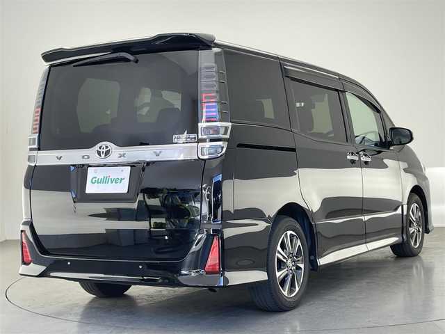 トヨタ ヴォクシー ZS 煌Ⅲ 三重県 2020(令2)年 2.7万km ブラック 純正ナビ　フルセグＴＶ　Ｂｌｕｅｔｏｏｔｈ　バックカメラ　両側パワースライドドア　ＥＴＣ　セーフティセンス　衝突軽減　レーンアラート　コーナーセンサー　クルコン　ＬＥＤライト　オートハイビーム　アイドリングストップ　前後ドラレコ　禁煙車