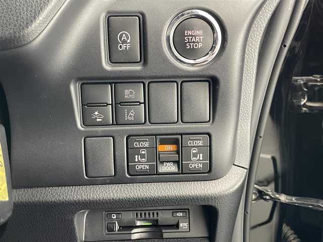 トヨタ ヴォクシー ZS 煌Ⅲ 三重県 2020(令2)年 2.7万km ブラック 純正ナビ　フルセグＴＶ　Ｂｌｕｅｔｏｏｔｈ　バックカメラ　両側パワースライドドア　ＥＴＣ　セーフティセンス　衝突軽減　レーンアラート　コーナーセンサー　クルコン　ＬＥＤライト　オートハイビーム　アイドリングストップ　前後ドラレコ　禁煙車