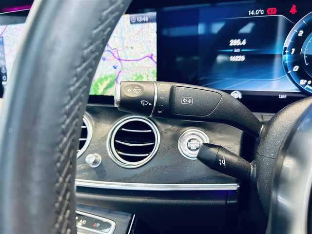 メルセデス・ベンツ Ｍ・ベンツ Ｅ３００ アバンギャルド スポーツ 大阪府 2019(令1)年 1.7万km オブシディアンブラック レザーエクスクルーシブP/レーダーセーフティ/サンルーフ/黒革/メモリ付きパワーシート/シートヒーター/純正ナビ/TV/360度カメラ/applecarplay/HUD/ACC/ブルメスター/純正19インチAW/LEDヘッドライト/電動リアゲート/アンビエントライト/ブラインドスポット