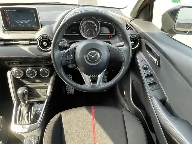 マツダ デミオ 13S ツーリング 兵庫県 2016(平28)年 7.2万km ソウルレッドプレミアムメタリック 〇マツダコネクトナビ/〇フルセグTV/〇バックモニター/〇ETC/〇ドライブレコーダー/〇スマートシティブレーキサポート/〇LEDヘッドランプ/〇アクティブドライビングディスプレイ/〇ブラインドスポットモニタ/〇ステアリングスイッチ/〇SRSエアバック（運転席・助手席・サイド・カーテン）