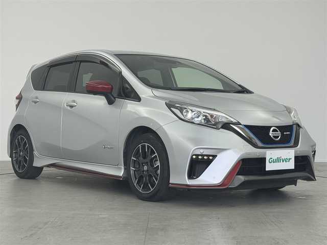 日産 ノート e－パワー ニスモ 愛知県 2017(平29)年 3.9万km ブリリアントシルバー 純正ナビ　/（フルセグ／ＢＴ／ＣＤ／ＤＶＤ）　/全方位モニター　/衝突軽減システム　/レーンキープアシスト　/コーナーセンサー　/デジタルインナーミラー　/オートライト　/電動格納ミラー　/ドライブレコーダー　/ETC　/純正AW