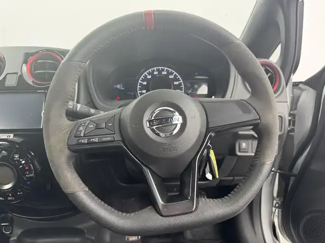 日産 ノート e－パワー ニスモ 愛知県 2017(平29)年 3.9万km ブリリアントシルバー 純正ナビ　/（フルセグ／ＢＴ／ＣＤ／ＤＶＤ）　/全方位モニター　/衝突軽減システム　/レーンキープアシスト　/コーナーセンサー　/デジタルインナーミラー　/オートライト　/電動格納ミラー　/ドライブレコーダー　/ETC　/純正AW