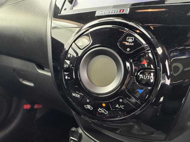 日産 ノート e－パワー ニスモ 愛知県 2017(平29)年 3.9万km ブリリアントシルバー 純正ナビ　/（フルセグ／ＢＴ／ＣＤ／ＤＶＤ）　/全方位モニター　/衝突軽減システム　/レーンキープアシスト　/コーナーセンサー　/デジタルインナーミラー　/オートライト　/電動格納ミラー　/ドライブレコーダー　/ETC　/純正AW