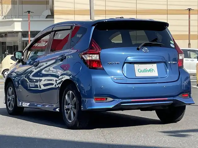 日産 ノート e－パワー メダリスト Bアロー 宮城県 2020(令2)年 7.5万km シャイニングブルー/スーパーブラック 2トーン 登録時走行距離74522km/純正SDナビ/CD/DVD/フルセグ/Bluetoothオーディオ/アラウンドビューモニター/デジタルインナーミラー/インテリジェントクルーズコントロール/車線逸脱防止支援システム/インテリジェントエマージェンシーブレーキ/踏み間違え防止アシスト/LEDオートマチックハイビーム/フォグランプ/コーナーセンサー /ハーフレザーシート/純正ドライブレコーダー/ETC/スマートキー/プッシュスタート/純正15インチAW/D席アームレスト/ステアリングリモコン/純正フロアマット