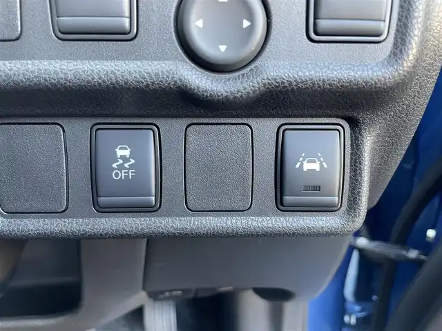 日産 ノート e－パワー メダリスト Bアロー 宮城県 2020(令2)年 7.5万km シャイニングブルー/スーパーブラック 2トーン 登録時走行距離74522km/純正SDナビ/CD/DVD/フルセグ/Bluetoothオーディオ/アラウンドビューモニター/デジタルインナーミラー/インテリジェントクルーズコントロール/車線逸脱防止支援システム/インテリジェントエマージェンシーブレーキ/踏み間違え防止アシスト/LEDオートマチックハイビーム/フォグランプ/コーナーセンサー /ハーフレザーシート/純正ドライブレコーダー/ETC/スマートキー/プッシュスタート/純正15インチAW/D席アームレスト/ステアリングリモコン/純正フロアマット