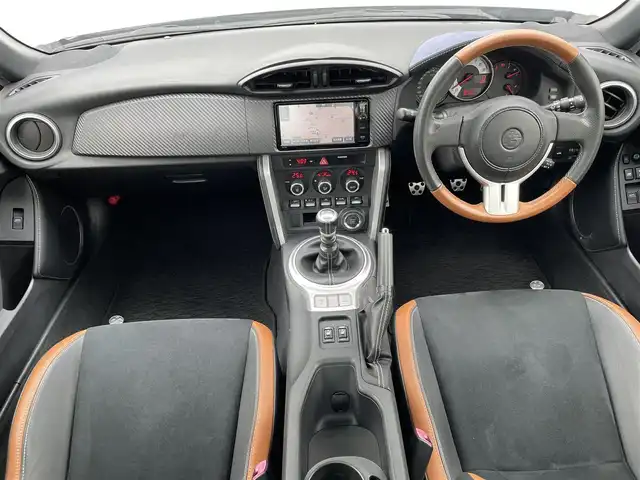 トヨタ ８６ GT リミテッド 福岡県 2016(平28)年 3.6万km クリスタルホワイトパール 純正ナビ/ハーフレザー/クルーズコントロール/リアスポイラー/純正１７アルミ/シートヒーター/フルセグＴＶ/ＣＤ／ＤＶＤ再生/ブルートゥース/ＥＴＣ/スマートキー/プッシュスタート/ＨＩＤヘッドライト