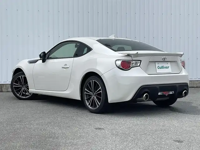 トヨタ ８６ GT リミテッド 福岡県 2016(平28)年 3.6万km クリスタルホワイトパール 純正ナビ/ハーフレザー/クルーズコントロール/リアスポイラー/純正１７アルミ/シートヒーター/フルセグＴＶ/ＣＤ／ＤＶＤ再生/ブルートゥース/ＥＴＣ/スマートキー/プッシュスタート/ＨＩＤヘッドライト