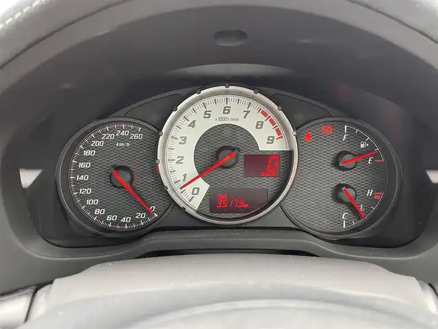 トヨタ ８６ GT リミテッド 福岡県 2016(平28)年 3.6万km クリスタルホワイトパール 純正ナビ/ハーフレザー/クルーズコントロール/リアスポイラー/純正１７アルミ/シートヒーター/フルセグＴＶ/ＣＤ／ＤＶＤ再生/ブルートゥース/ＥＴＣ/スマートキー/プッシュスタート/ＨＩＤヘッドライト